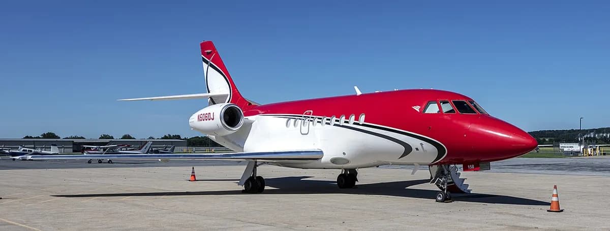 Falcon 2000LXS exterior (representative)